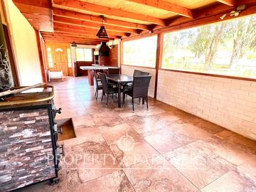 Hermosa Casa de Campo en Parcela de 1 Ha. en La Foresta de Zapallar