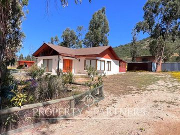 Hermosa Casa de Campo en Parcela de 1 Ha. en La Foresta de Zapallar