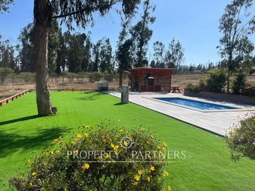 Hermosa Casa de Campo en Parcela de 1 Ha. en La Foresta de Zapallar