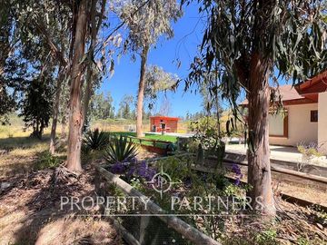 Hermosa Casa de Campo en Parcela de 1 Ha. en La Foresta de Zapallar