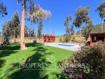 Hermosa Casa de Campo en Parcela de 1 Ha. en La Foresta de Zapallar