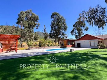 Hermosa Casa de Campo en Parcela de 1 Ha. en La Foresta de Zapallar