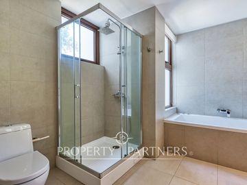 Se vende hermoso departamento inserto en sector privilegiado de La Reina!!!