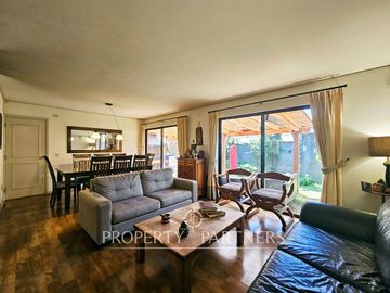 Vende Hermosa Casa en Condominio a pasos Avenida Alemania