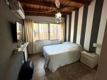 Venta Casa 3 dormitorios a 100m del rio - Complejo La Aldea Club de Campo