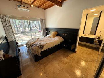 Venta Casa 3 dormitorios a 100m del rio - Complejo La Aldea Club de Campo