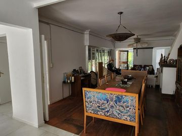 Casa en Venta - España 656 San Isidro 4 dormitorios