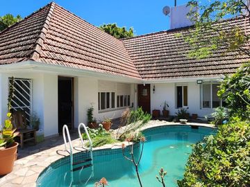 Casa en Venta - España 656 San Isidro 4 dormitorios