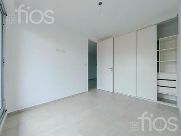 VENTA DEPARTAMENTO EN CONSTRUCCIÓN DE DOS DORMITORIOS CON PATIO EN LOURDES