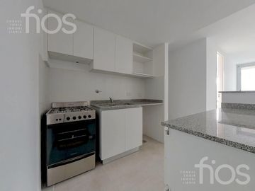 VENTA DEPARTAMENTO EN CONSTRUCCIÓN DE DOS DORMITORIOS CON PATIO EN LOURDES