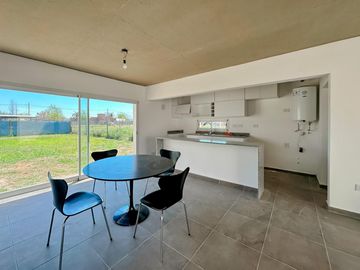 Casa de Diseño en venta, 1 Dormitorio Funes Town Coronel Pringles 1300