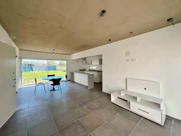 Casa de Diseño en venta, 1 Dormitorio Funes Town Coronel Pringles 1300