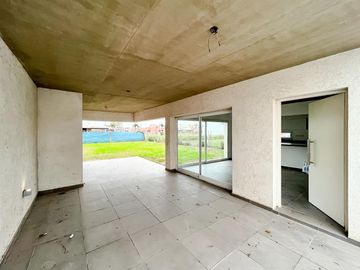 Casa de Diseño en venta, 1 Dormitorio Funes Town Coronel Pringles 1300
