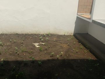 A estrenar Excelentes duplex, 4 ambientes de categoría, jardín y cochera.