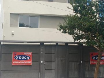 A estrenar Excelentes duplex, 4 ambientes de categoría, jardín y cochera.