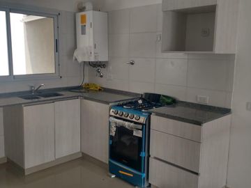 A estrenar Excelentes duplex, 4 ambientes de categoría, jardín y cochera.