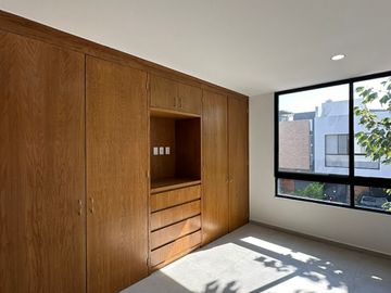 Casa en coto Soare, Solares
