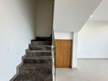 Casa en coto Soare, Solares