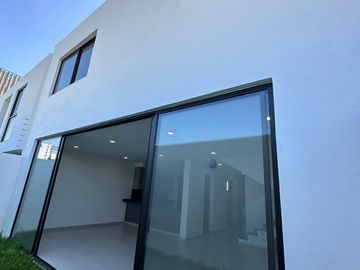 Casa en coto Soare, Solares