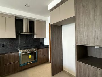 Casa en coto Soare, Solares