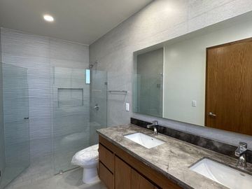 Casa en coto Zanthe, Solares