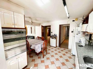 Casa en venta - 3 Dormitorios 3 Baños - 267mts2 - Cochera - Tolosa