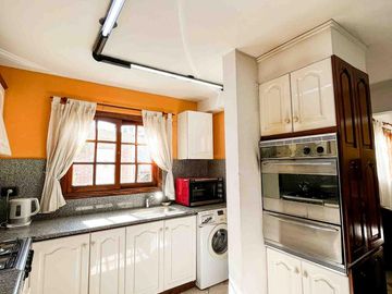 Casa en venta - 3 Dormitorios 3 Baños - 267mts2 - Cochera - Tolosa