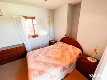 Casa en venta - 3 Dormitorios 3 Baños - 267mts2 - Cochera - Tolosa