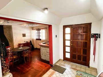 Casa en venta - 3 Dormitorios 3 Baños - 267mts2 - Cochera - Tolosa