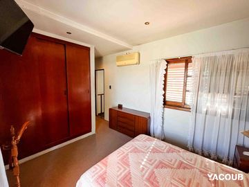 Casa en venta - 3 Dormitorios 3 Baños - 267mts2 - Cochera - Tolosa