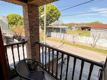 Casa en venta - 3 Dormitorios 3 Baños - 267mts2 - Cochera - Tolosa