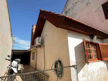 Casa en venta - 3 Dormitorios 3 Baños - 267mts2 - Cochera - Tolosa