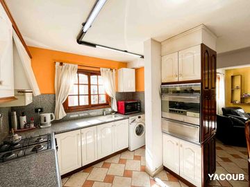 Casa en venta - 3 Dormitorios 3 Baños - 267mts2 - Cochera - Tolosa