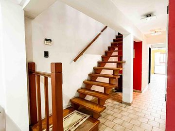 Casa en venta - 3 Dormitorios 3 Baños - 267mts2 - Cochera - Tolosa