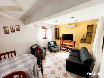 Casa en venta - 3 Dormitorios 3 Baños - 267mts2 - Cochera - Tolosa