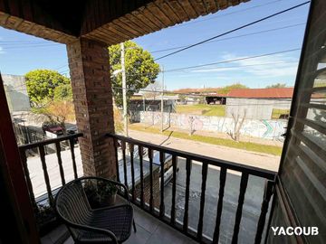 Casa en venta - 3 Dormitorios 3 Baños - 267mts2 - Cochera - Tolosa