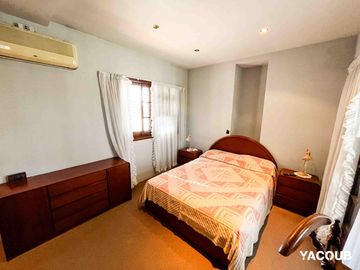 Casa en venta - 3 Dormitorios 3 Baños - 267mts2 - Cochera - Tolosa