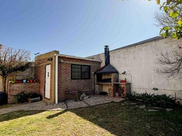Casa en venta - 3 Dormitorios 3 Baños - 267mts2 - Cochera - Tolosa