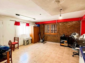 Casa en venta - 3 Dormitorios 3 Baños - 267mts2 - Cochera - Tolosa