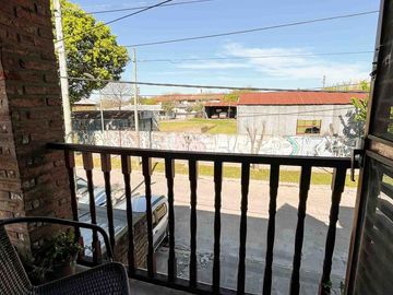 Casa en venta - 3 Dormitorios 3 Baños - 267mts2 - Cochera - Tolosa