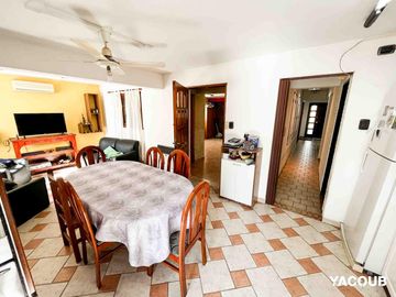Casa en venta - 3 Dormitorios 3 Baños - 267mts2 - Cochera - Tolosa
