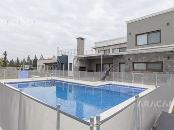 CASA en VENTA en Barrio Nautico El Principado - Canning.