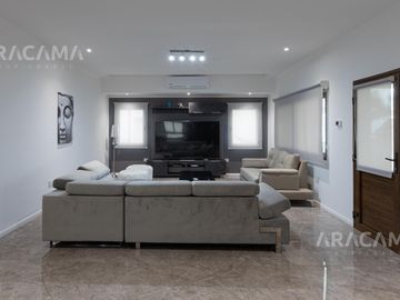 CASA en VENTA en Barrio Nautico El Principado - Canning.