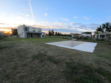 VENTA DE CASA SAN SEBASTIAN AREA 2 - 5 AMBIENTES