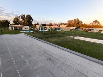 VENTA DE CASA SAN SEBASTIAN AREA 2 - 5 AMBIENTES