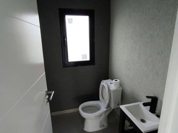 VENTA DE CASA SAN SEBASTIAN AREA 2 - 5 AMBIENTES