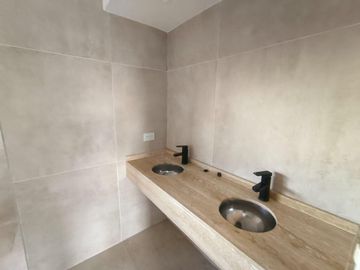 VENTA DE CASA SAN SEBASTIAN AREA 2 - 5 AMBIENTES