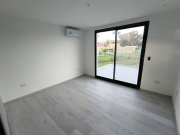 VENTA DE CASA SAN SEBASTIAN AREA 2 - 5 AMBIENTES