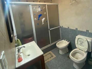 CASA EN VENTA EN LA REJA, MORENO CON 6 AMBIENTES, PATIO Y PILETA.
