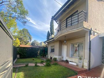 CASA EN VENTA EN LA REJA, MORENO CON 6 AMBIENTES, PATIO Y PILETA.